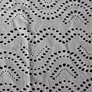 XE017 Cotton Embroidery Eyelet Fabric Comfortable By The Yard