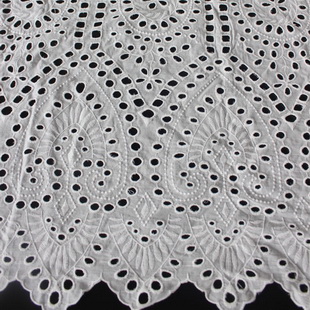 XE024 Retro Eyelet Cotton Fabric Off White Lace Scalloped Edge