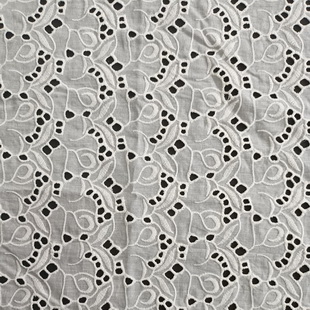 XE181 Broderie Anglaise Eyelet Trim Fabric White Scalloped
