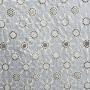 XE195 Scalloped Broderie Anglaise Eyelet Cotton Fabric