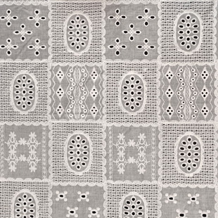 XE266 Fashionable Breathable Schiffli Eyelet Embroidery Fabric