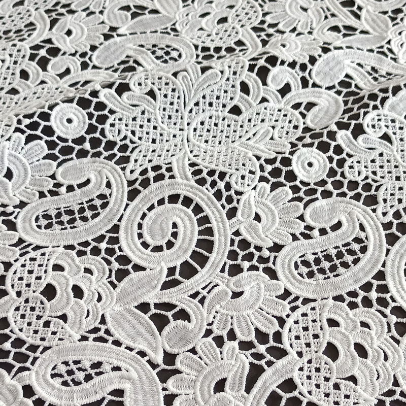 XS0910 White Guipure Lace Fabric Floral Design