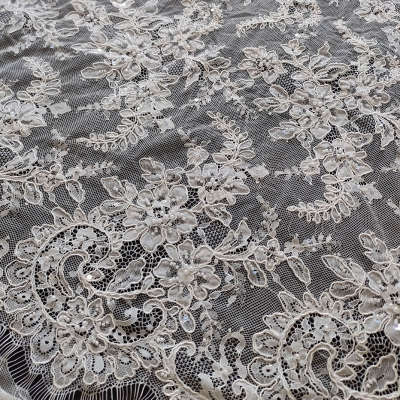 Elegant Floral Cordless Lace Fabric – Custom Beaded 3D Embroidery Bridal French Lace XW5321