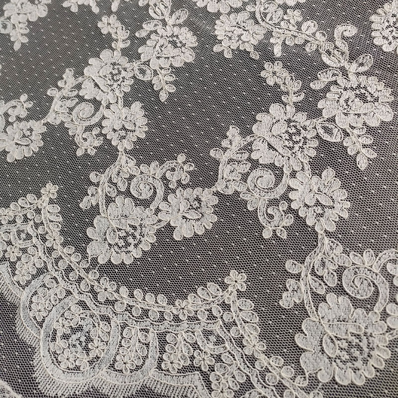 Elegant French Bridal Net Eyelash Chantilly Lace Fabric White Cord Embroidery Mesh XP3998
