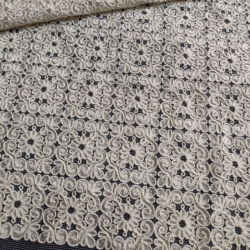 New Fashion Floral Ivory Cord Guipure Lace Fabric for Dress & Children Garment XP4001