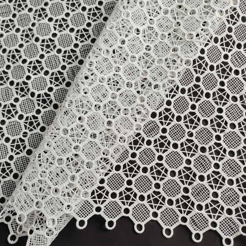 White Polyester Water Soluble Embroidered Lace Fabric for Tablecloth XS1799