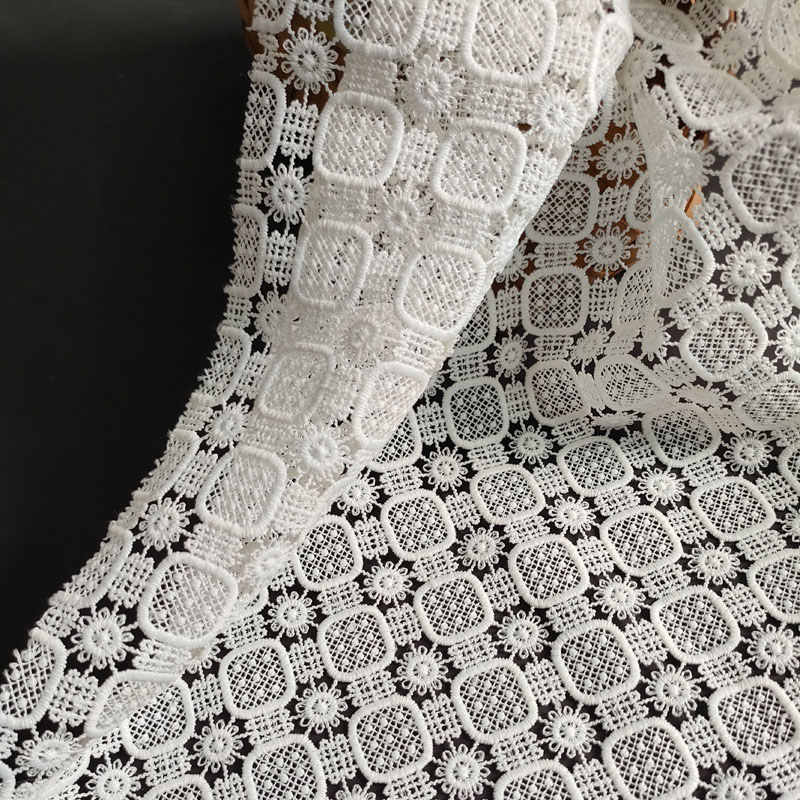 White Venice Lace Fabric – Circle Guipure High Quality XS1800